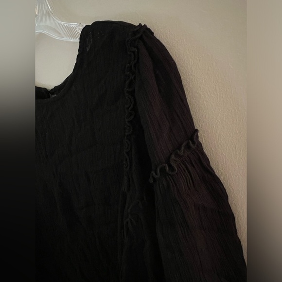 NWT: O’Neill Black Top with Ruffle Sleeve Detail - Picture 6 of 6